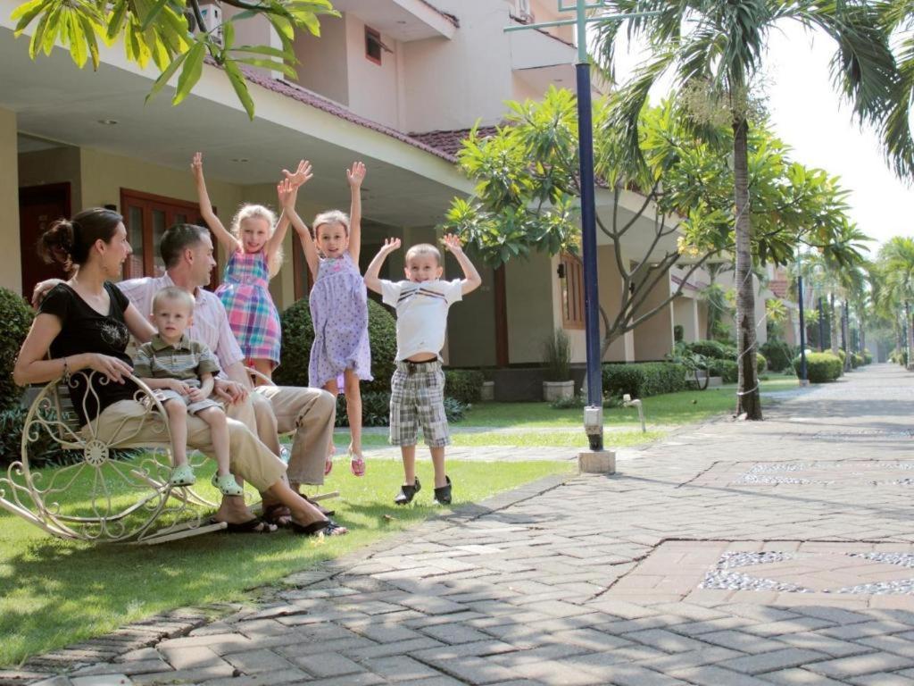 Country Heritage Resort Hotel Surabaya Dış mekan fotoğraf