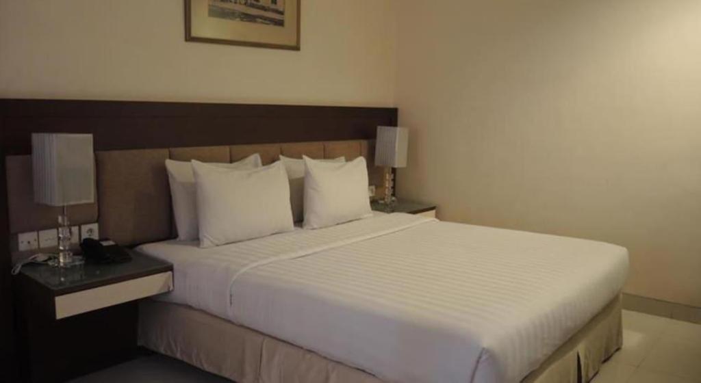 Country Heritage Resort Hotel Surabaya Dış mekan fotoğraf