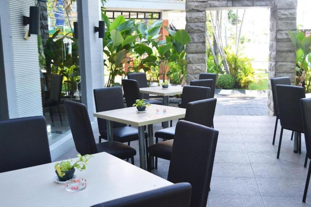 Country Heritage Resort Hotel Surabaya Dış mekan fotoğraf