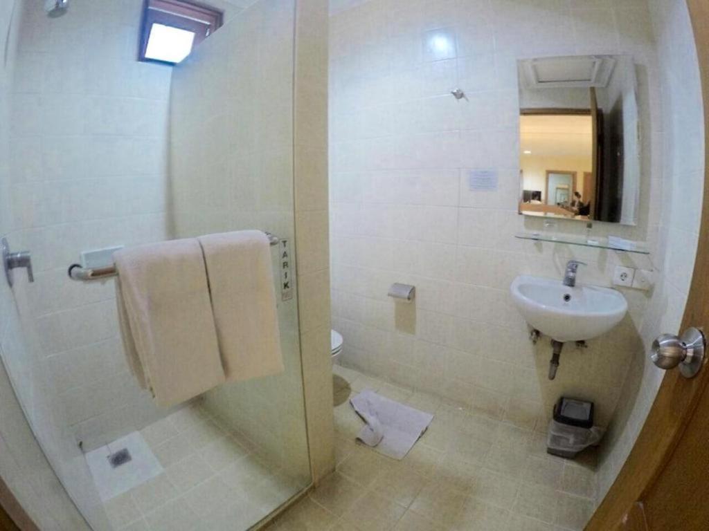 Country Heritage Resort Hotel Surabaya Dış mekan fotoğraf