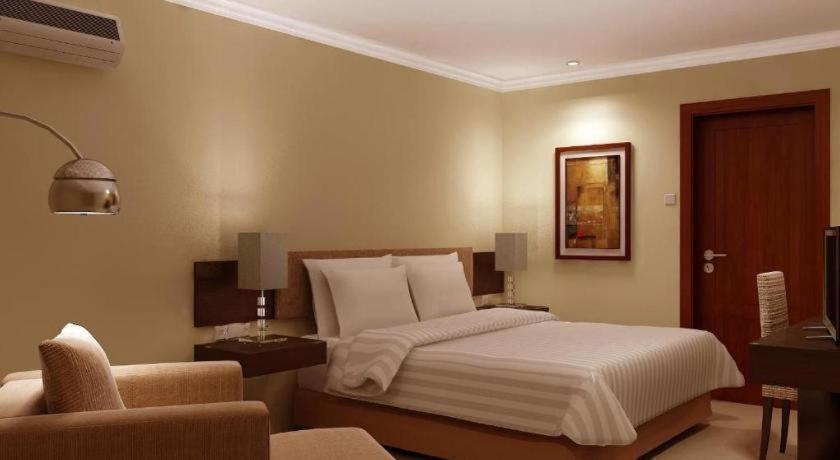 Country Heritage Resort Hotel Surabaya Dış mekan fotoğraf