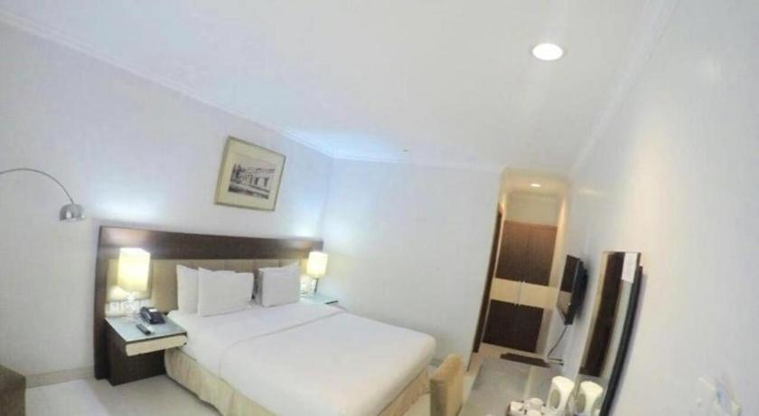 Country Heritage Resort Hotel Surabaya Dış mekan fotoğraf