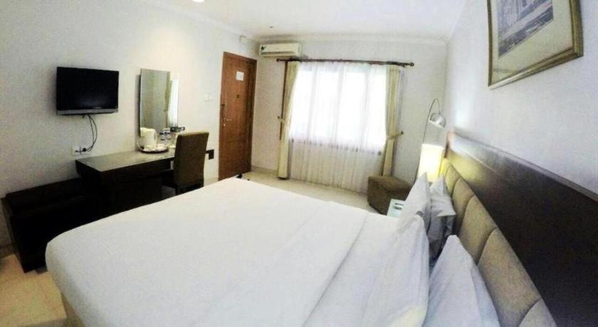 Country Heritage Resort Hotel Surabaya Dış mekan fotoğraf