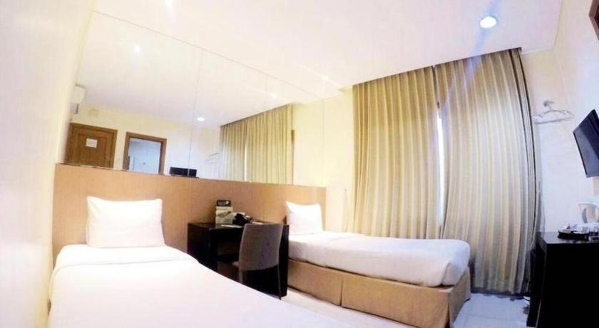 Country Heritage Resort Hotel Surabaya Dış mekan fotoğraf